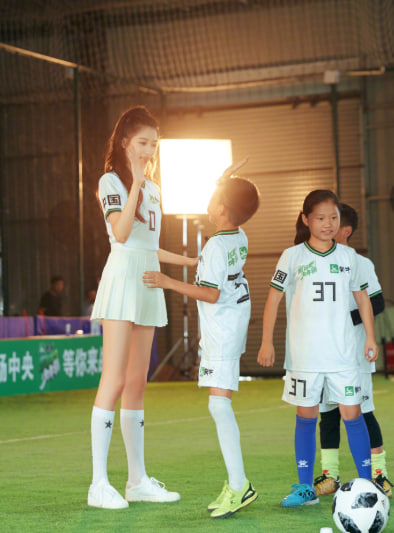 曼联今夏引援动态及战术影响分析